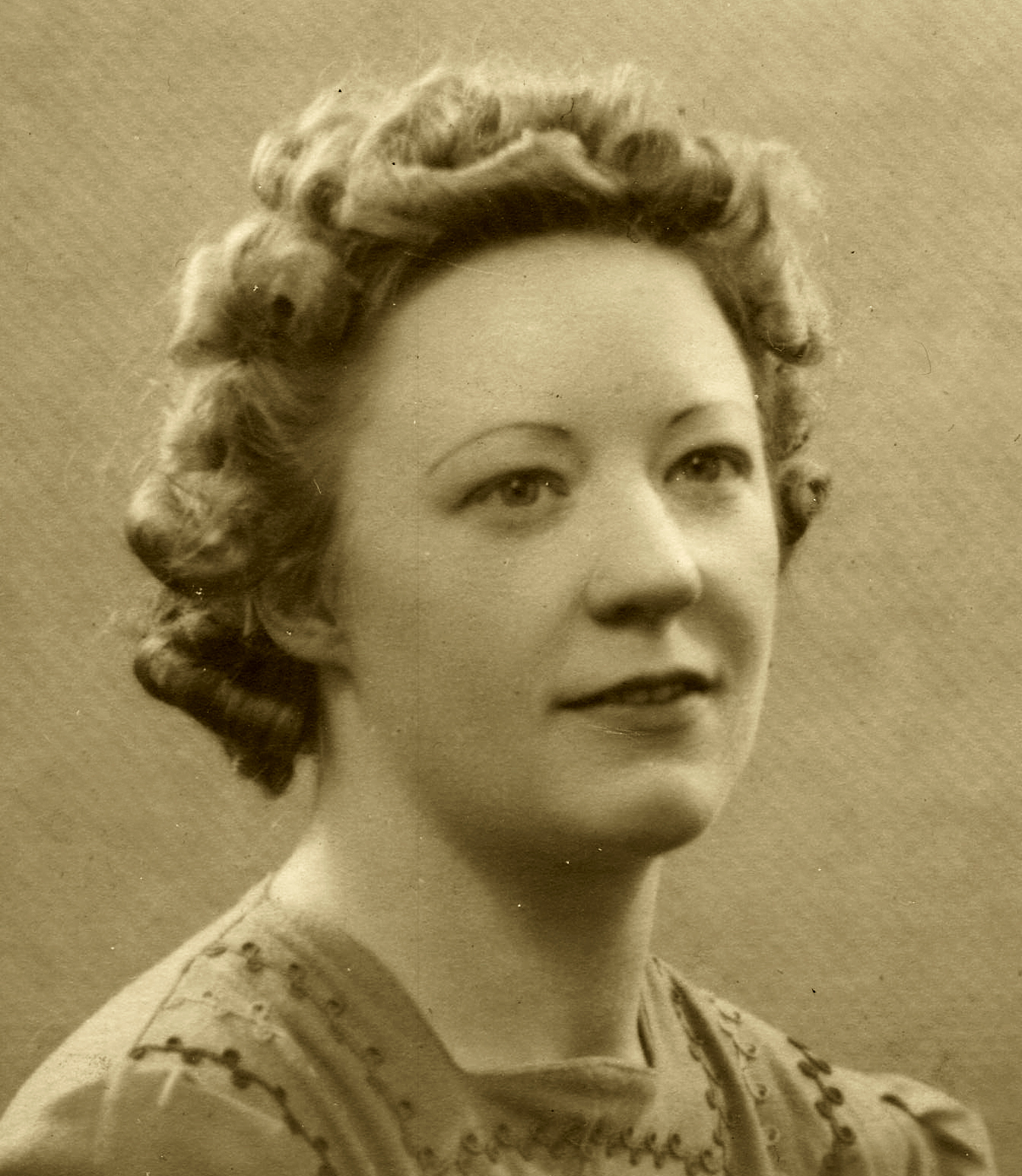 Photo of photos/Mary Christina Musgrove b1914 portrait